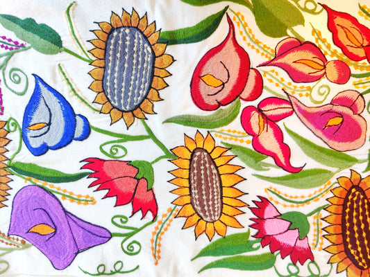 MEXICAN EMBROIDERED TABLE RUNNER