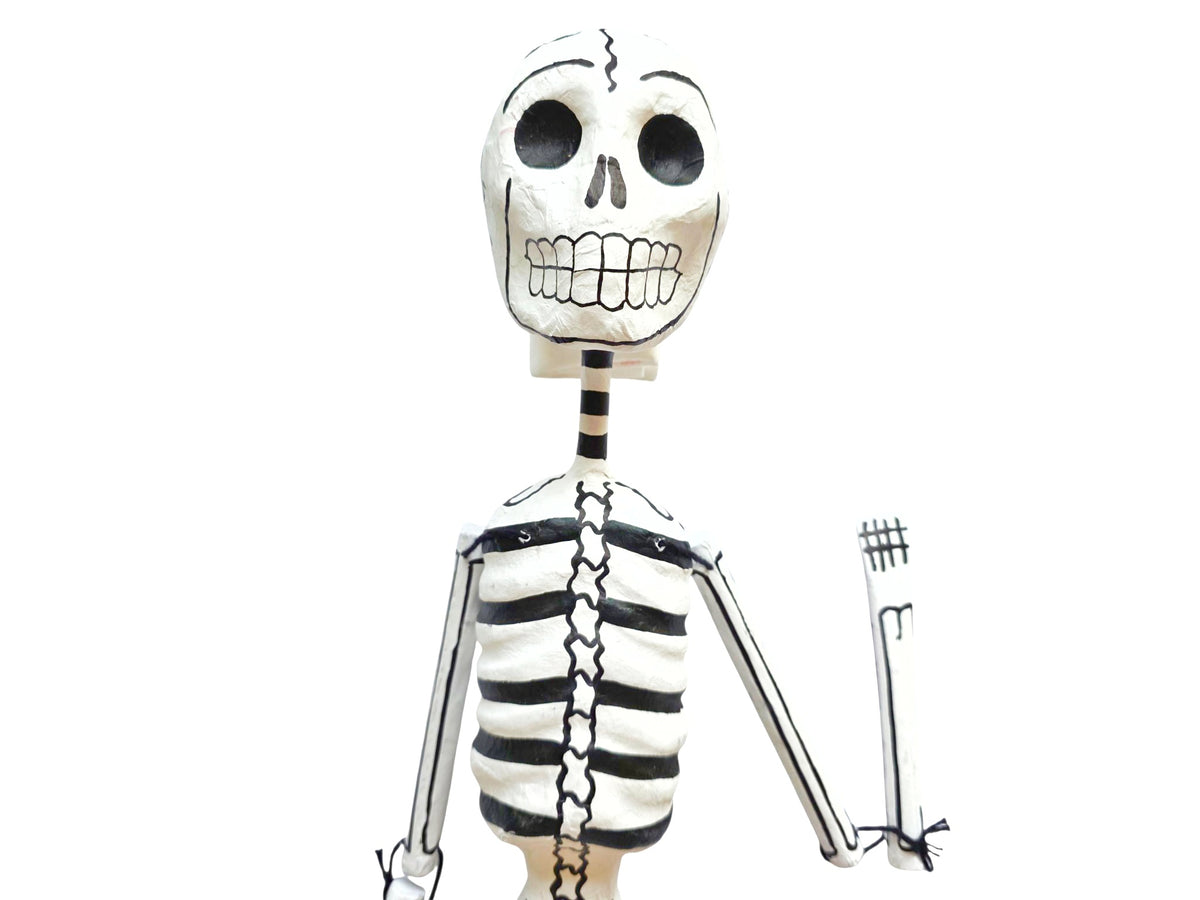 PAPIER-MâCHé SKELETONS
